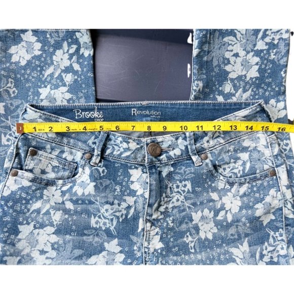 🌸4/$30🌸 Revolution by Ricki's Brooke Crop Jeans - Picture 10 of 16